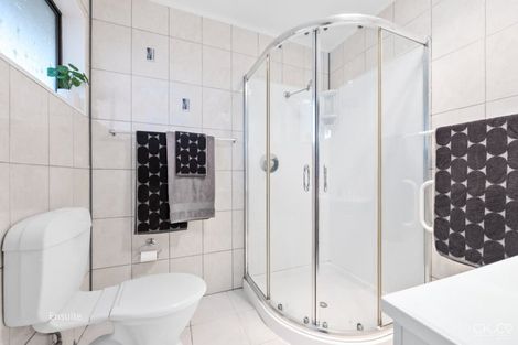 Photo of property in 17 King Charles Drive, Kingsley Heights, Upper Hutt, 5018