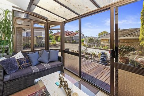 Photo of property in 2/5 Spring Grove, Henderson, Auckland, 0612