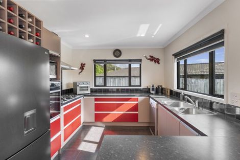 Photo of property in 19 Brompton Close, Richmond Heights, Taupo, 3330