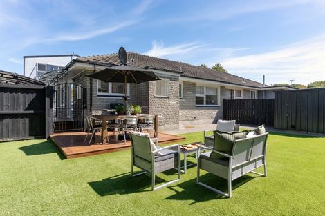Photo of property in 4 Wadeley Road, Ilam, Christchurch, 8041