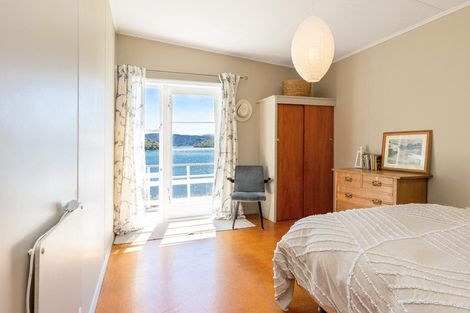 Photo of property in 15 Mccormicks Road, Whatamango Bay, Picton, 7281