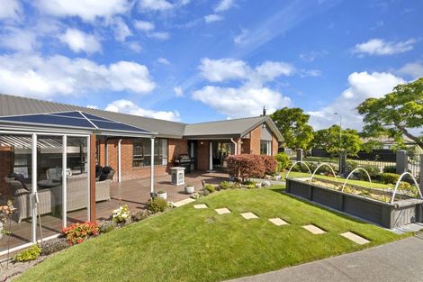 Photo of property in 14 Creese Place, Redwood, Christchurch, 8051