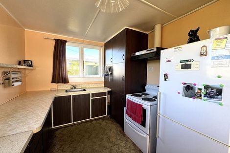 Photo of property in 8 Kowhai Street, Kaka Point, Balclutha, 9271