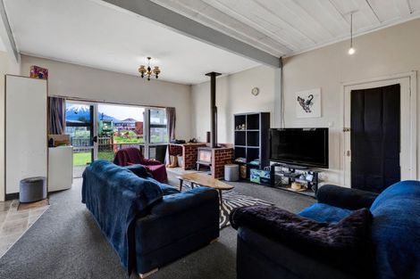 Photo of property in 2 Whitcombe Terrace, Midhirst, Stratford, 4394