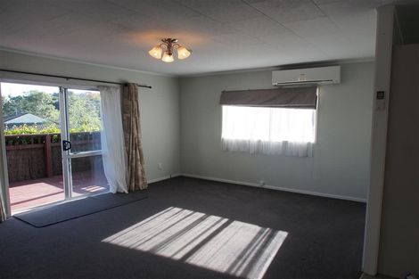 Photo of property in 8 Katrina Place, Massey, Auckland, 0614
