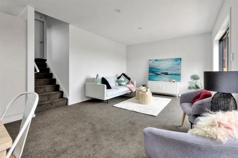 Photo of property in 84a Stewart Drive, Newlands, Wellington, 6037