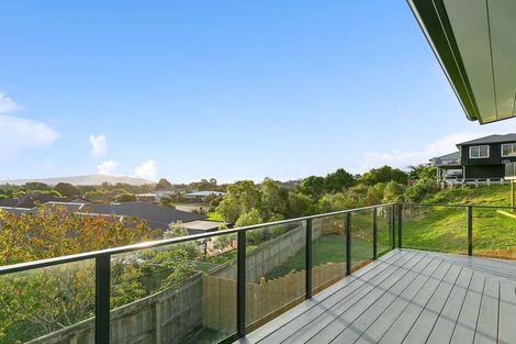 Photo of property in 68 Kakariki Grove, Waikanae, 5036