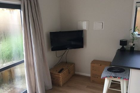 Photo of property in 23 Helleur Road, Massey, Auckland, 0614