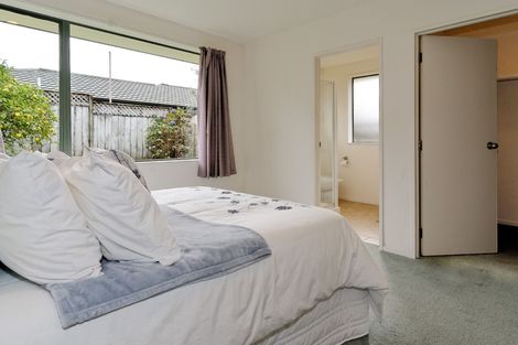 Photo of property in 4 Copplestone Place, New Lynn, Auckland, 0600