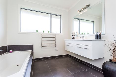 Photo of property in 22 Heathfield Drive, Mosgiel, 9024