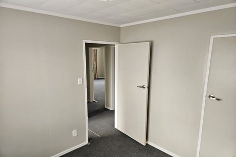 Photo of property in 51f1- Hartford Crescent, Totara Park, Upper Hutt, 5018