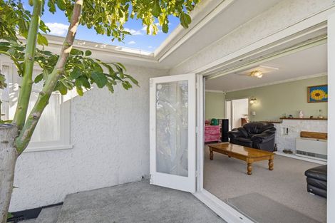 Photo of property in 63 Bamber Street, Castlecliff, Whanganui, 4501