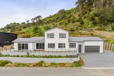 Photo of property in 103 Kakariki Grove, Waikanae, 5036