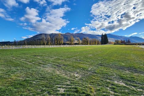 Photo of property in 3 Rubus Street, Wanaka, 9382