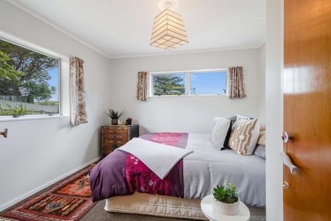 Photo of property in 2 Rangiora Street, Castlecliff, Whanganui, 4501