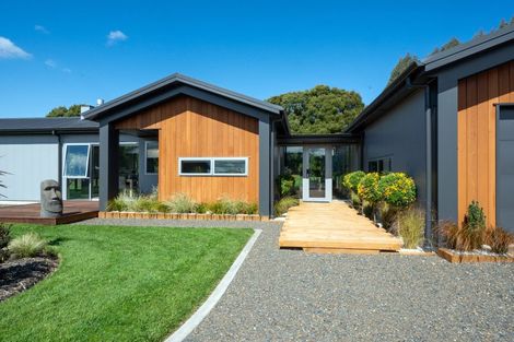 Photo of property in 20 Lancewood Way, Kinloch, Taupo, 3377