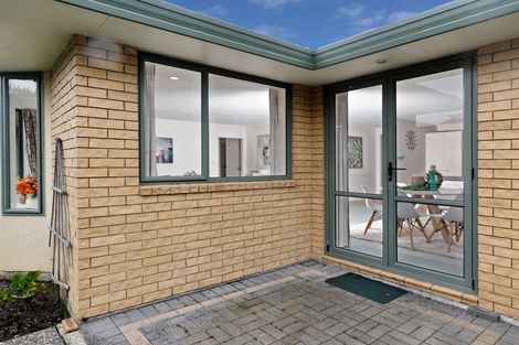 Photo of property in 4 Copplestone Place, New Lynn, Auckland, 0600