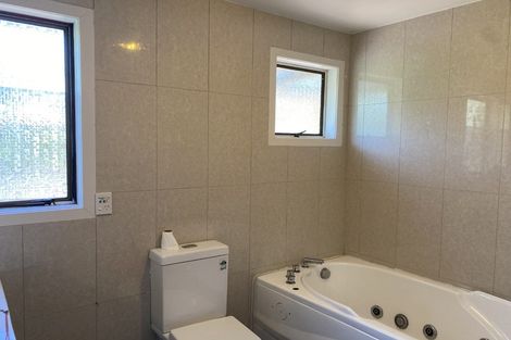 Photo of property in 7 Lewisham Street, Highland Park, Auckland, 2010