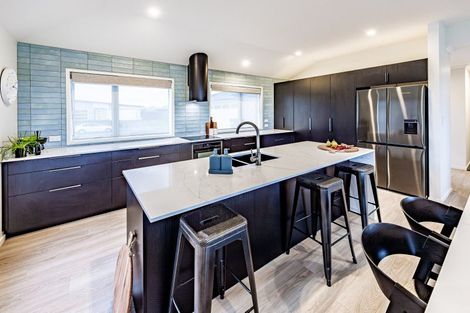 Photo of property in 37 Magnolia Crescent, Tawhero, Whanganui, 4501