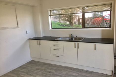 Photo of property in 162 Luckens Road, West Harbour, Auckland, 0618