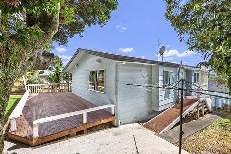 Photo of property in 16 Kearney Place, Massey, Auckland, 0614
