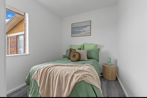 Photo of property in 3/2 Mickle Street, Te Atatu South, Auckland, 0610