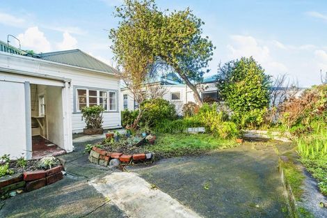 Photo of property in 68 Derwent Street, Island Bay, Wellington, 6023