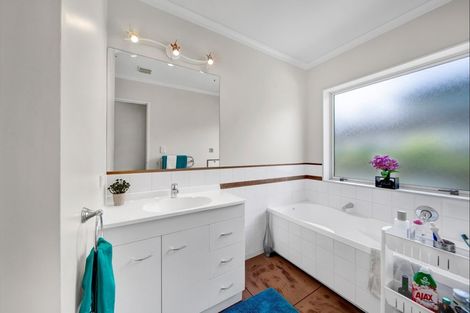 Photo of property in 32 Penrod Drive, Bell Block, New Plymouth, 4312