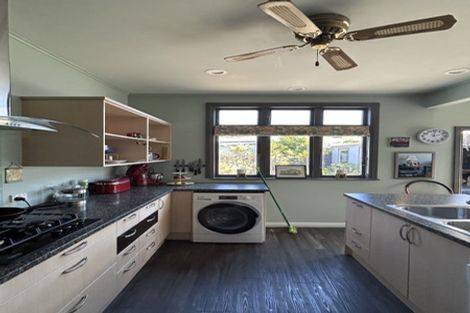 Photo of property in 7 Palm Avenue, Lyall Bay, Wellington, 6022