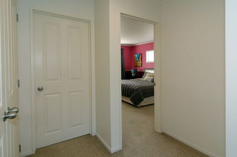 Photo of property in 17 Carlas Way, Ranui, Auckland, 0612