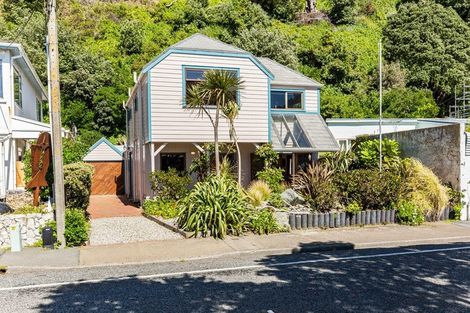Photo of property in 146 Breaker Bay Road, Breaker Bay, Wellington, 6022