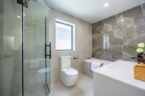 Photo of property in 28c Dellwood Avenue, Henderson, Auckland, 0612