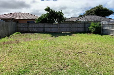 Photo of property in 16 Secoia Crescent, Mangere, Auckland, 2022