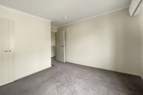 Photo of property in 16 Black Rock Road, Newlands, Wellington, 6037