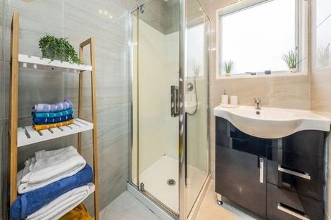 Photo of property in 2/11 Rollerson Street, Papakura, 2110