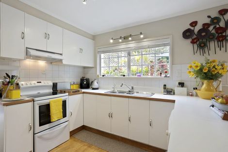 Photo of property in 2/21 Deane Avenue, Titirangi, Auckland, 0604