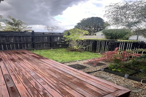 Photo of property in 4e Montmere Avenue, Te Atatu Peninsula, Auckland, 0610