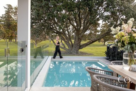 Photo of property in 194 Oceanbeach Road, Mount Maunganui, 3116
