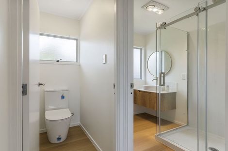 Photo of property in 5 Moxham Grove, Massey, Auckland, 0614