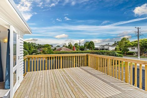 Photo of property in 11 Craigbank Avenue, New Lynn, Auckland, 0600