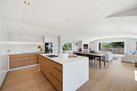 Photo of property in 31 Beechwood Road, Rothesay Bay, Auckland, 0630
