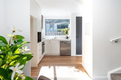 Photo of property in 84 Ara Paiwhenua, Tawa, Wellington, 5028