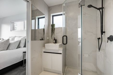 Photo of property in 4 Mana Place, Te Atatu Peninsula, Auckland, 0610