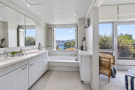 Photo of property in Beauport Apartments, 30u2 The Crescent, Roseneath, Wellington, 6011