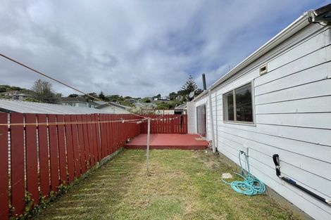 Photo of property in 146u1 Newlands Road, Newlands, Wellington, 6037