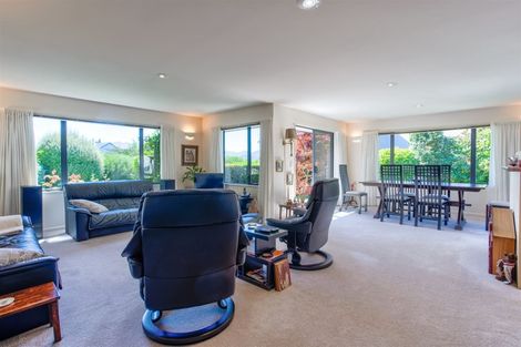Photo of property in 72 Meadowstone Drive, Wanaka, 9305
