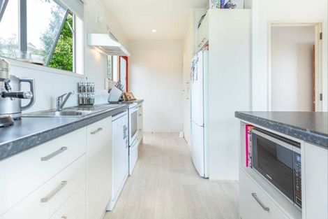 Photo of property in 33 Keegan Drive, Massey, Auckland, 0614