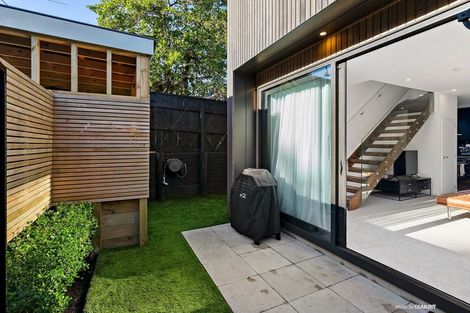 Photo of property in 20u6 Trent Street, Island Bay, Wellington, 6023