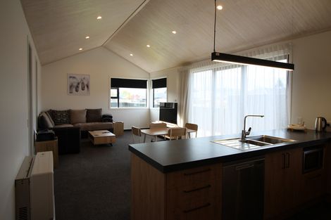 Photo of property in 1 Melmore Terrace, Cromwell, 9310