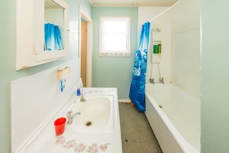 Photo of property in 34 Titoki Street, Castlecliff, Whanganui, 4501